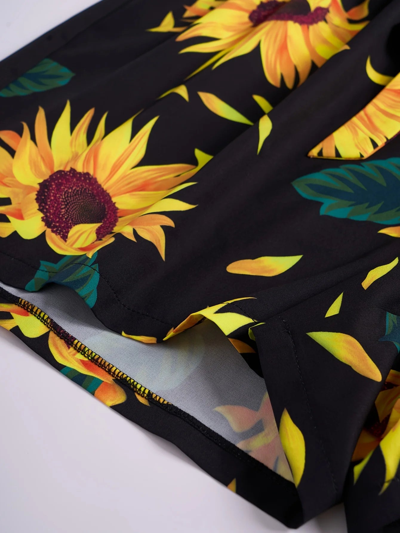 Pantalones cortos anchos con estampado de girasoles de talla grande, pantalones cortos casuales con cintura elástica para primavera y verano, ropa de talla grande para mujer.