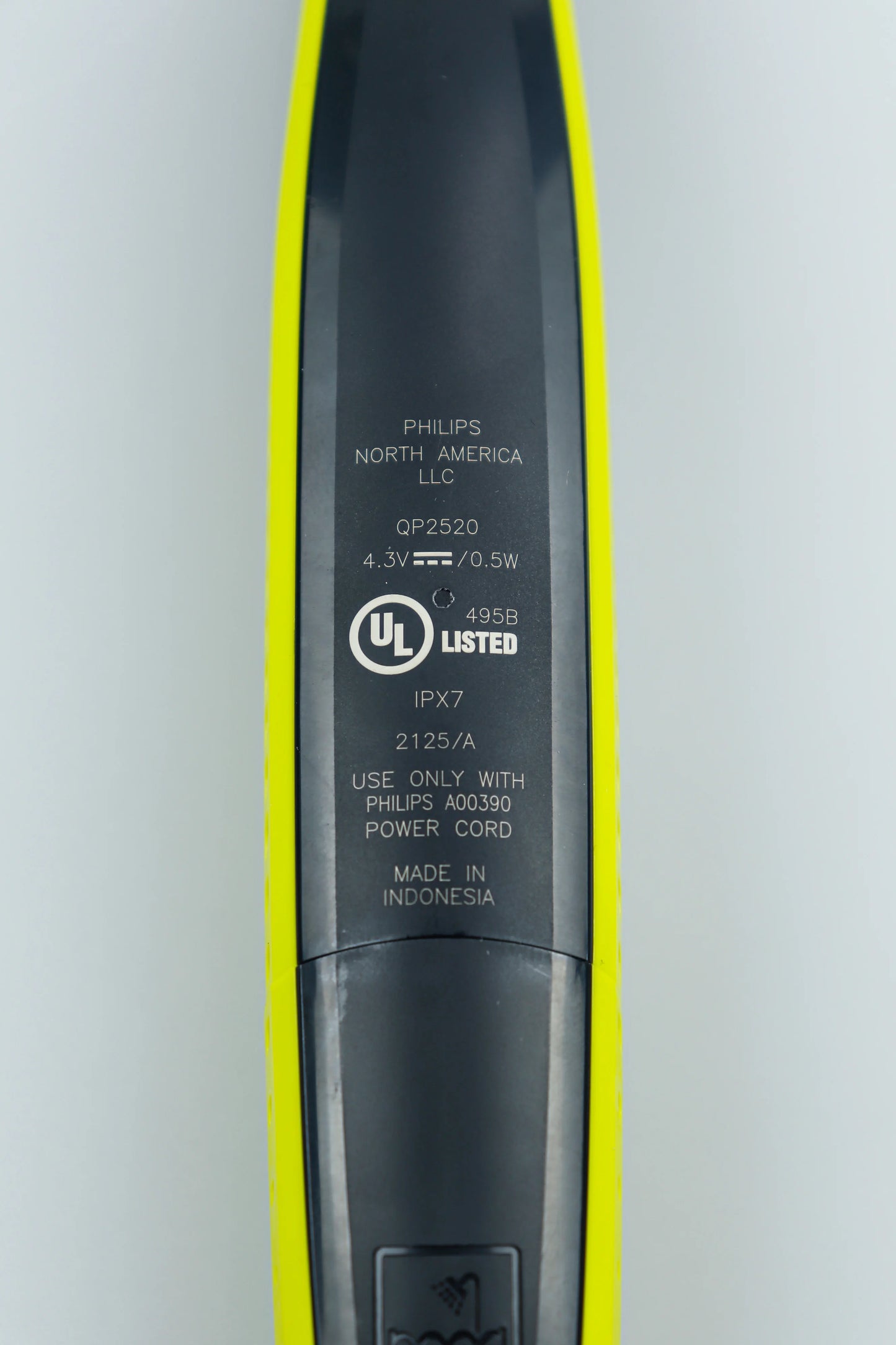 Philips Norelco OneBlade QP2520/70 Electric Trimmer and Shaver