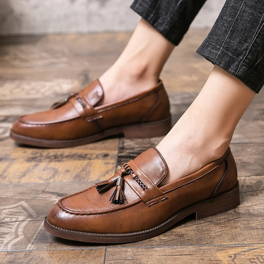 Pointed casual moccasins for men fringed slip-on men's shoes Beef soles bean boat shoes Fashion hair stylist fashion shoes