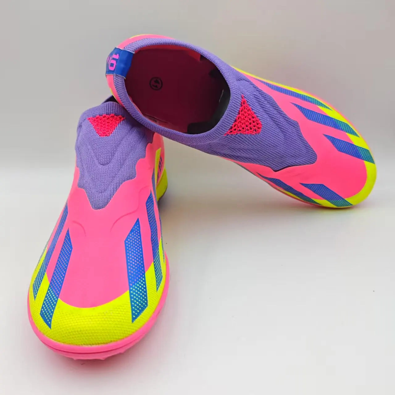 Ultralight Men Soccer Shoes Cleats Non Slip Football Field Boots Grass Sport Society Training Unisex Professional Women Sneaker