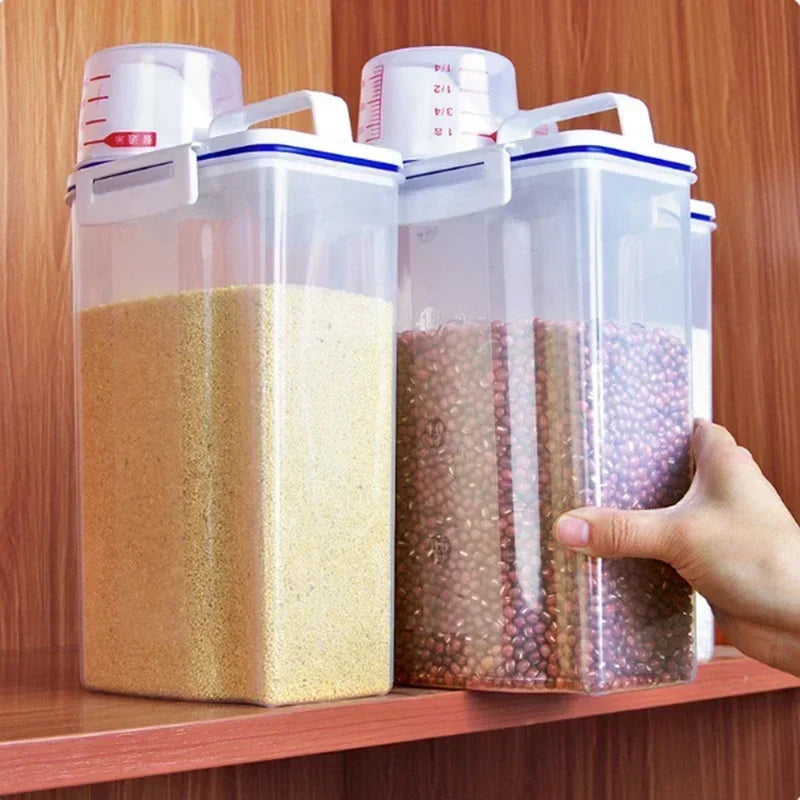 1Pc Sealed Cereal Insect-Proof Rice Bucket with Measuring Cup Transparent Rotary Food Moistureproof Tank Kitchen Storage Box 2KG