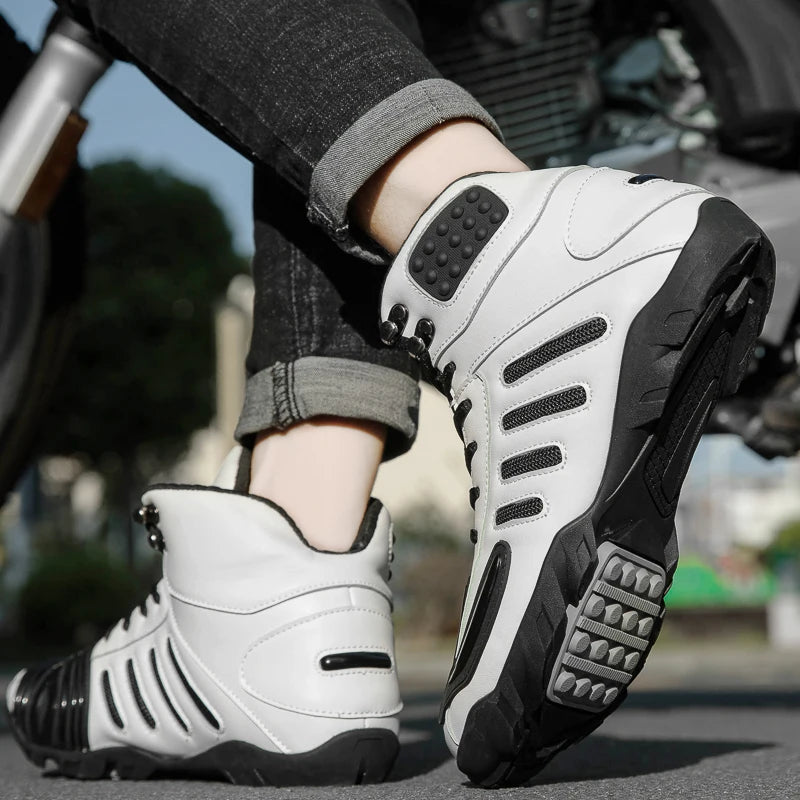 Men's Leather Upper Mountain Racing Locomotive Shoes Cool Off-Road Motorcycle Boots with Low-Cut Protection and Anti-Collision