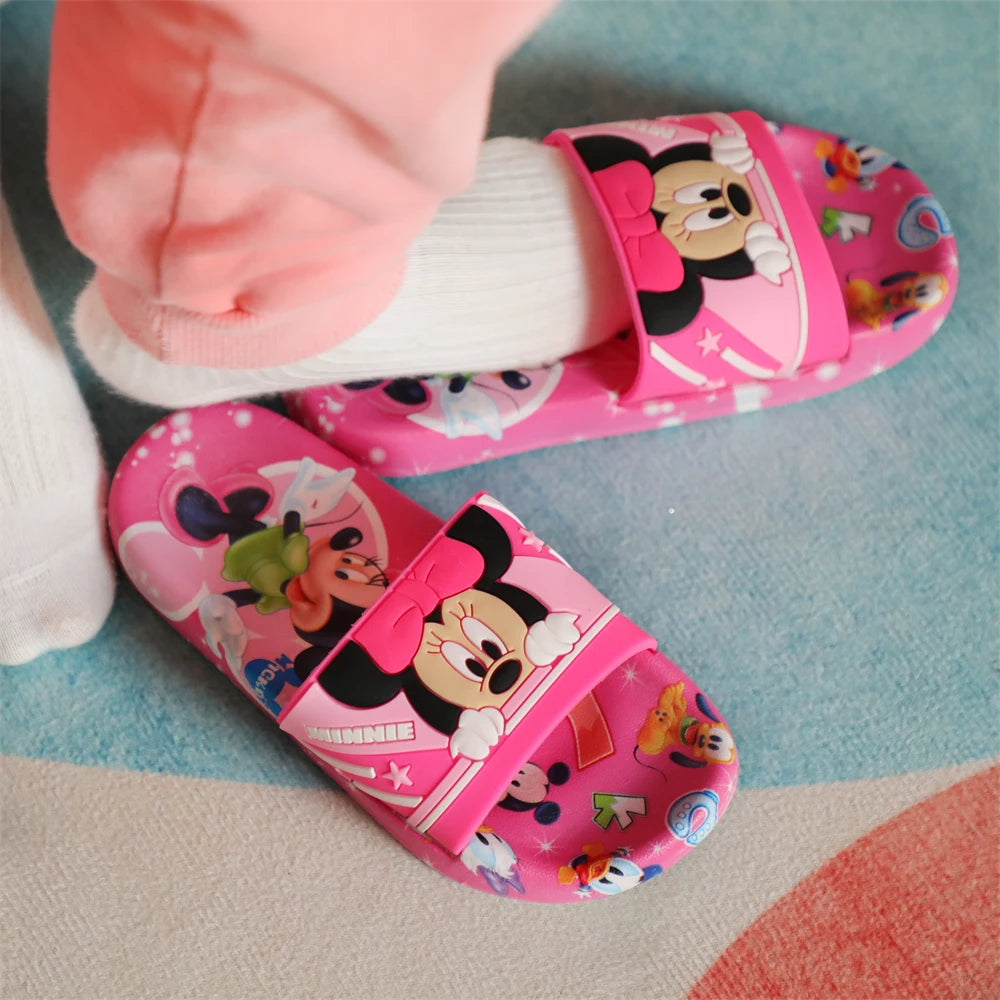 Nuevas sandalias de verano para niños, con dibujos de Minnie, zapatos de suela suave para niños y niñas, zapatillas antideslizantes, aptas para todas las estaciones.