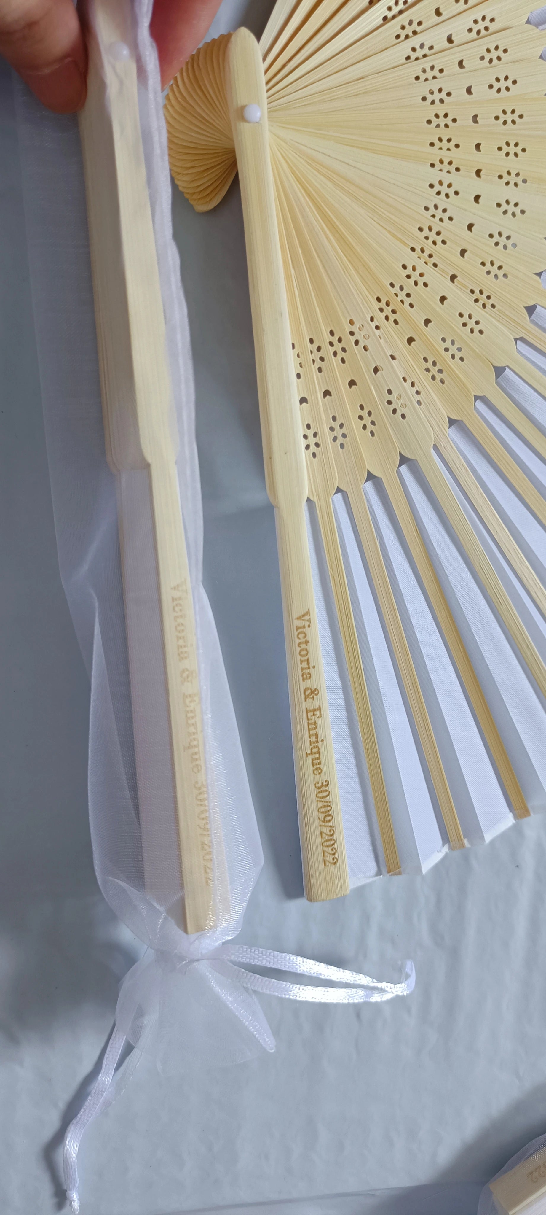 24 /70pcs  Personalized Engraved White Folding Elegant Silk Hand Fan with Gift bag Wedding & Party