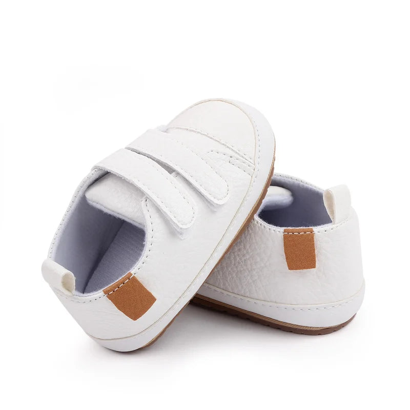 Zapatillas informales para bebé, primavera y otoño, suela suave de PU y TPR, antideslizantes, de alta calidad, superventas, 2023, nueva moda para niños pequeños de 0 a 12 meses.