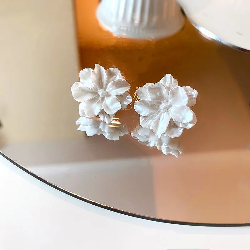White Camellia Acrylic Flower Earrings for Women, Fashion Temperament, Fairycore Earring, Wedding Party Jewelry, Wholesale