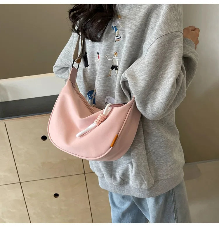 2024 New Fashion Crossbody Bag Simple Wide Shoulder Strap Design Single Shoulder Bag Original Style Commuting Dumpling Women Bag
