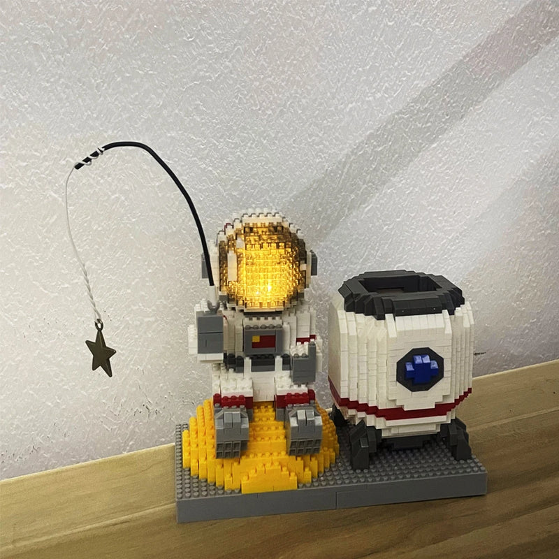 KNEW BUILT DIY Capybara Pen Holder Micro Mini Building Block Toy-Perfect for Students,Easy Assemble,Ideal Holiday Gift for Kids