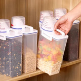 1Pc Sealed Cereal Insect-Proof Rice Bucket with Measuring Cup Transparent Rotary Food Moistureproof Tank Kitchen Storage Box 2KG