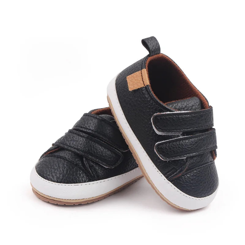 Zapatillas informales para bebé, primavera y otoño, suela suave de PU y TPR, antideslizantes, de alta calidad, superventas, 2023, nueva moda para niños pequeños de 0 a 12 meses.