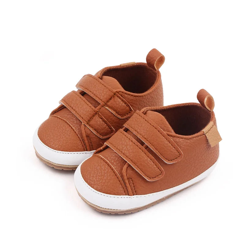 Zapatillas informales para bebé, primavera y otoño, suela suave de PU y TPR, antideslizantes, de alta calidad, superventas, 2023, nueva moda para niños pequeños de 0 a 12 meses.
