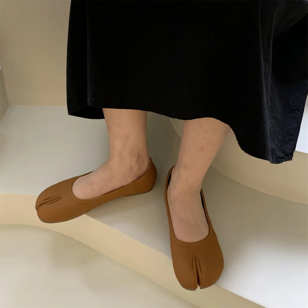 Women Flats Tabi Ninja Shoes Woman Ladies Microfiber Leather Comfy  Flats Split Toe Slippers Soft Bottom Loafers Solid Brief La