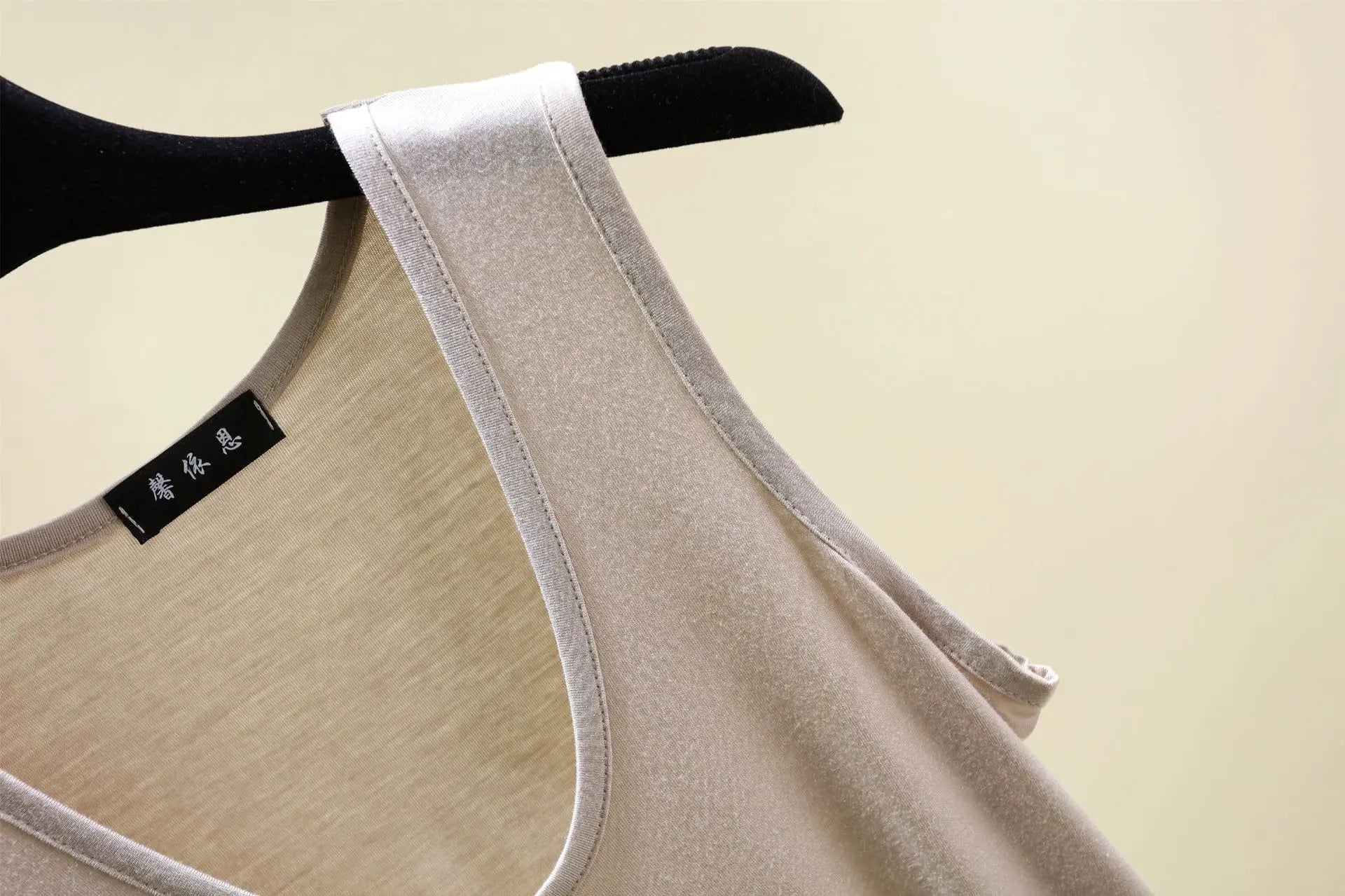 Plus size L to 6XL Modal Women's tank Tops U-Neck Summer Thin sleeveless Bottomed Top Loose Tee Tops  vest comfort homewear