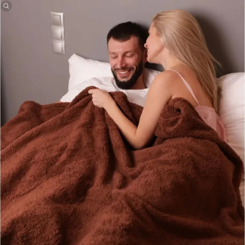 Winter Warm Thickened King Size Blanket 100% Waterproof and Stain Resistant - Cozy Shaggy Blanket for Couples, Romantic Blanket