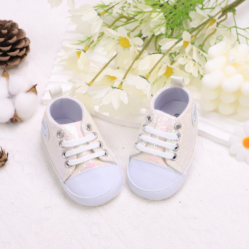 Zapatillas de lentejuelas modernas y cómodas para bebés, ligeras y antideslizantes, ideales para caminar en interiores y exteriores, primavera y otoño.