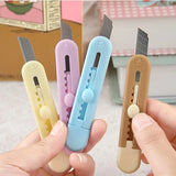 Mini navaja de bolsillo Kawaii con diseño de caramelo, color arte, multiusos, caja exprés, cortador de papel, herramienta para manualidades, material de papelería para oficina y escuela.