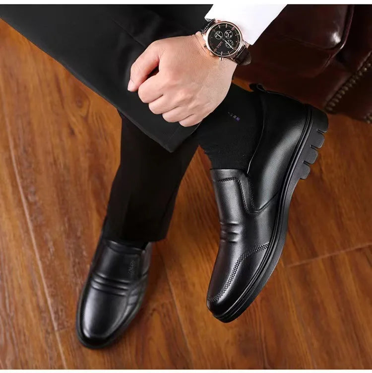 Men's leather shoes, new black, soft bottom, anti-slip, breathable shoes, men's business dress casual, luxury light flat