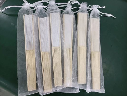 24/70pcs Personalized Engraved White Folding Elegant Silk Hand Fan with Gift Bag Wedding & Party