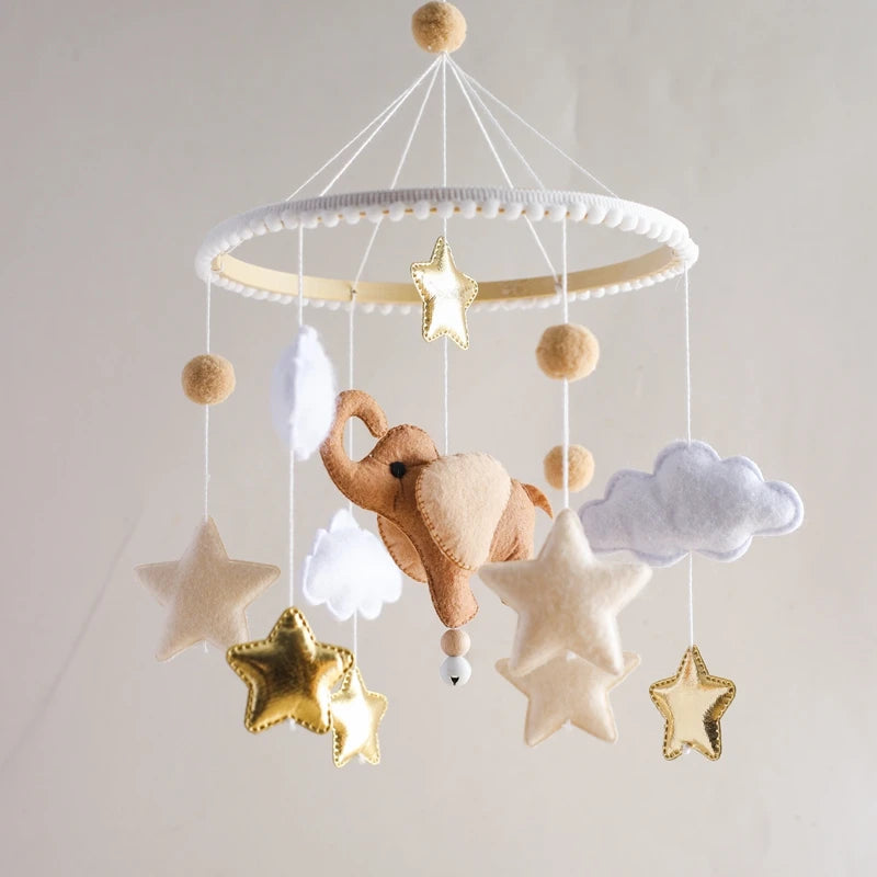 Crib Mobile Bed Bell Wooden Baby Rattles Soft Felt Cartoon Animal Bed Bell Newborn Music Box Hanging Toy Crib Bracket Baby Gifts