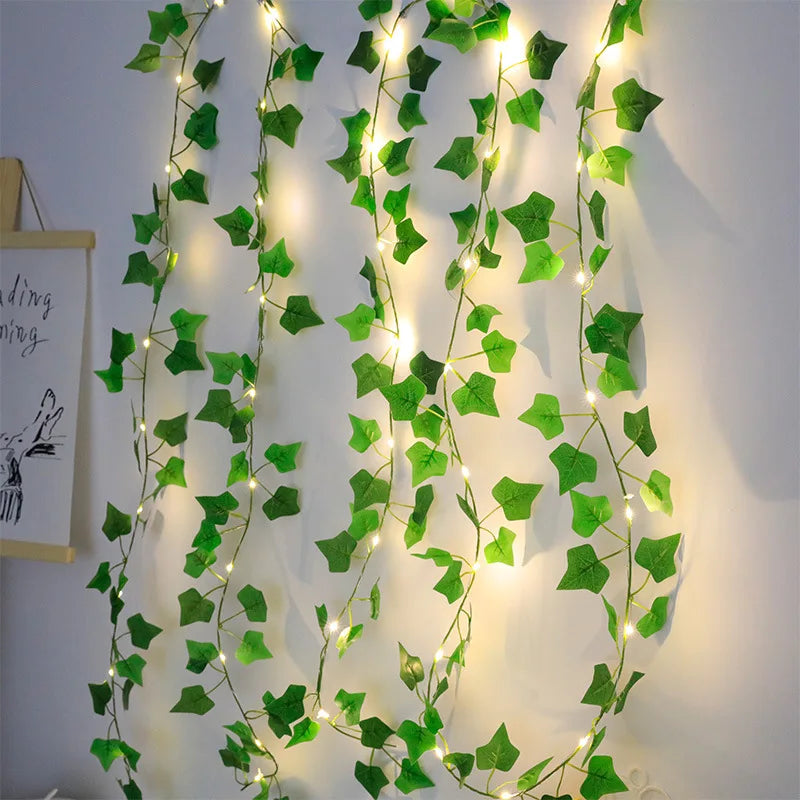 Varal de Luzes com Folhas Verdes (2m) – Cordão de LED com Hera Artificial para Decoração de Casamentos, Festas e Ambientes (Parede/Guirlanda)