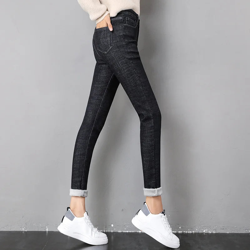 2023 Mujeres Jeans Térmicos Invierno Nieve Cálido Felpa Elástico Jeans Señora Skinny Espesar Polar Denim Pantalones Largos Retro Lápiz Pantalones