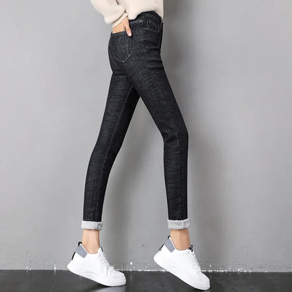 2023 Mujeres Jeans Térmicos Invierno Nieve Cálido Felpa Elástico Jeans Señora Skinny Espesar Polar Denim Pantalones Largos Retro Lápiz Pantalones