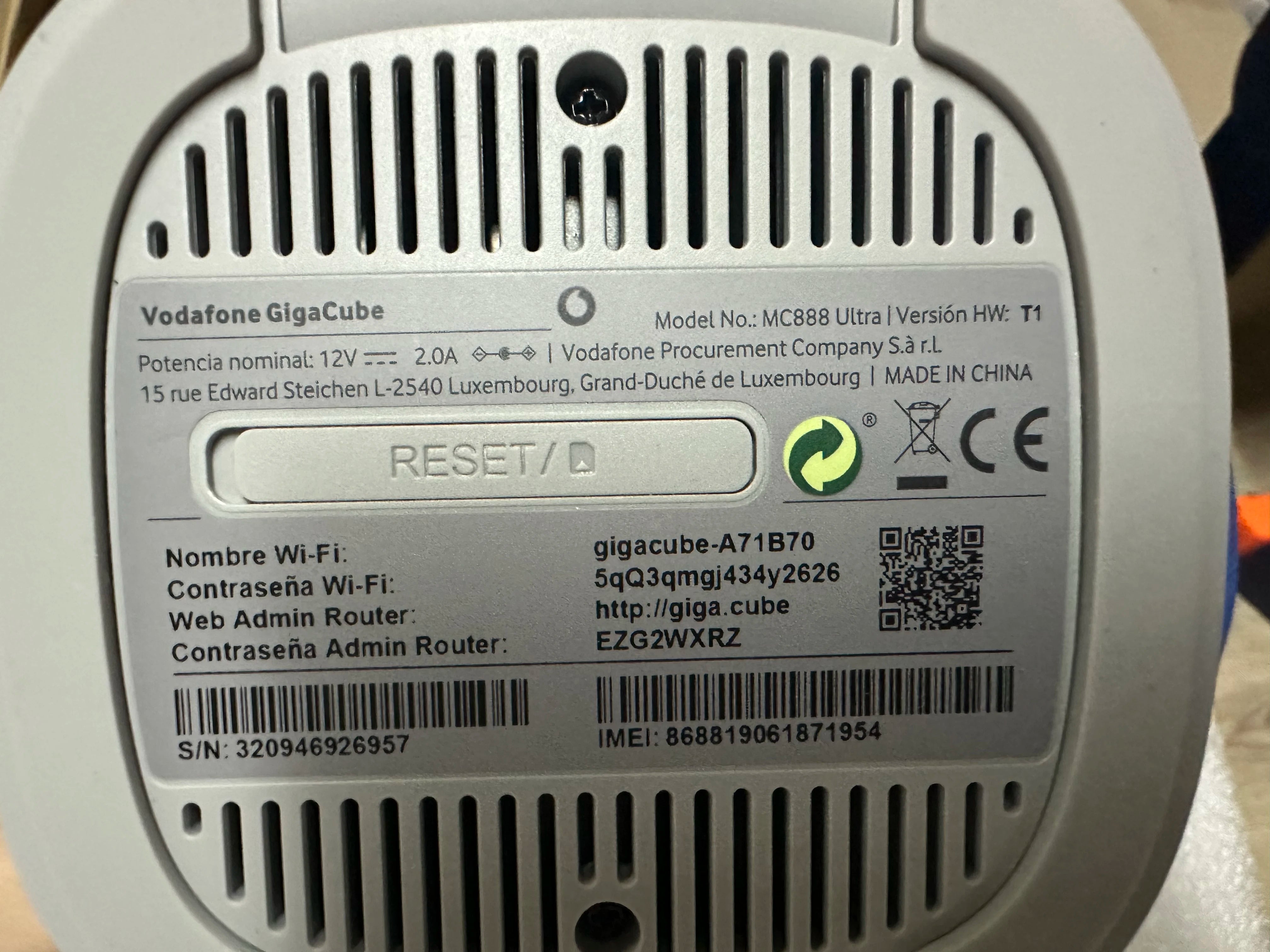 MC888 Ultra 5G CPE Modem WiFi 6 AX6000 RJ45 2.5GE N78  nanoSIM (99%new Vodafone Logo)