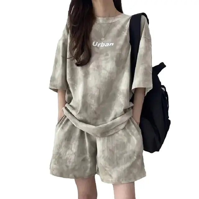 Camiseta e shorts de tintura de gravata de 2 peças para mulheres, manga curta solta, perna larga, roupa esportiva para estudantes, terno da moda coreana
