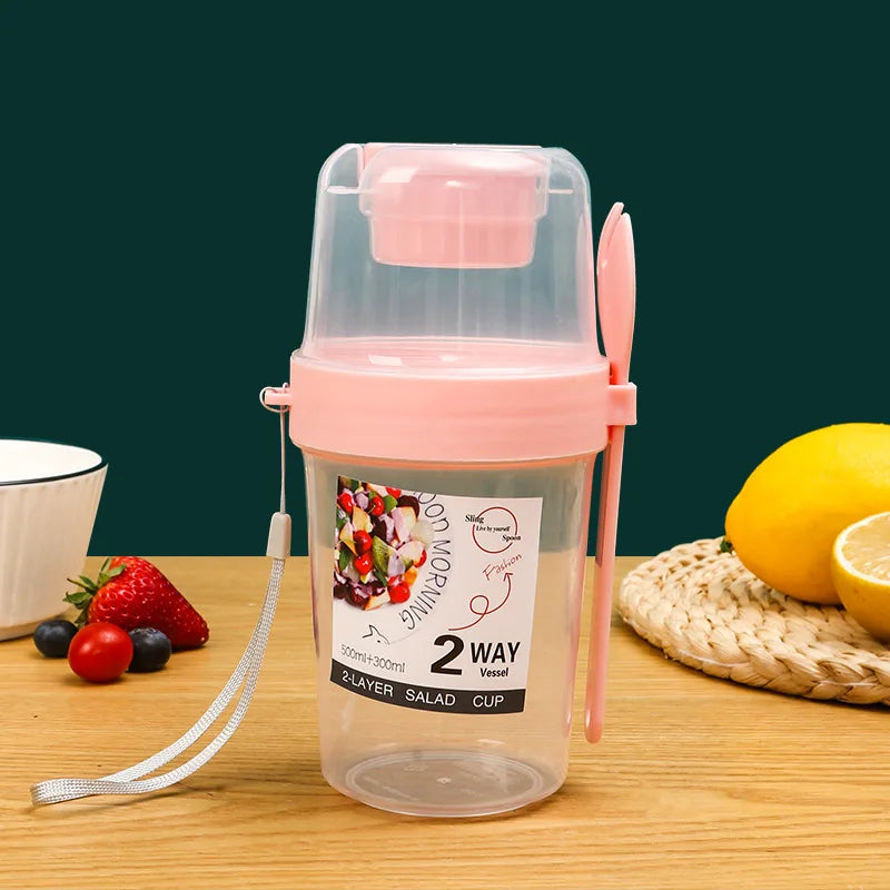¡Lleve tazas de desayuno, tazas de ensalada, cereales de yogur, bocadillos de avena, recipientes para parfait y soportes para aderezos para ensaladas con tenedores!