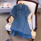 Vestido jeans feminino na altura do joelho, design com meio cardigã de lapela, vestido de bolso múltiplo, solto e confortável, tamanho grande, verão