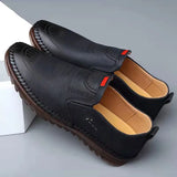 2022 Fashion Men's Casual Flat Shoes Outdoor Soft-Soled Travel Sneakers Leather Men's Business Non-Slip Breathable Shoes for Men