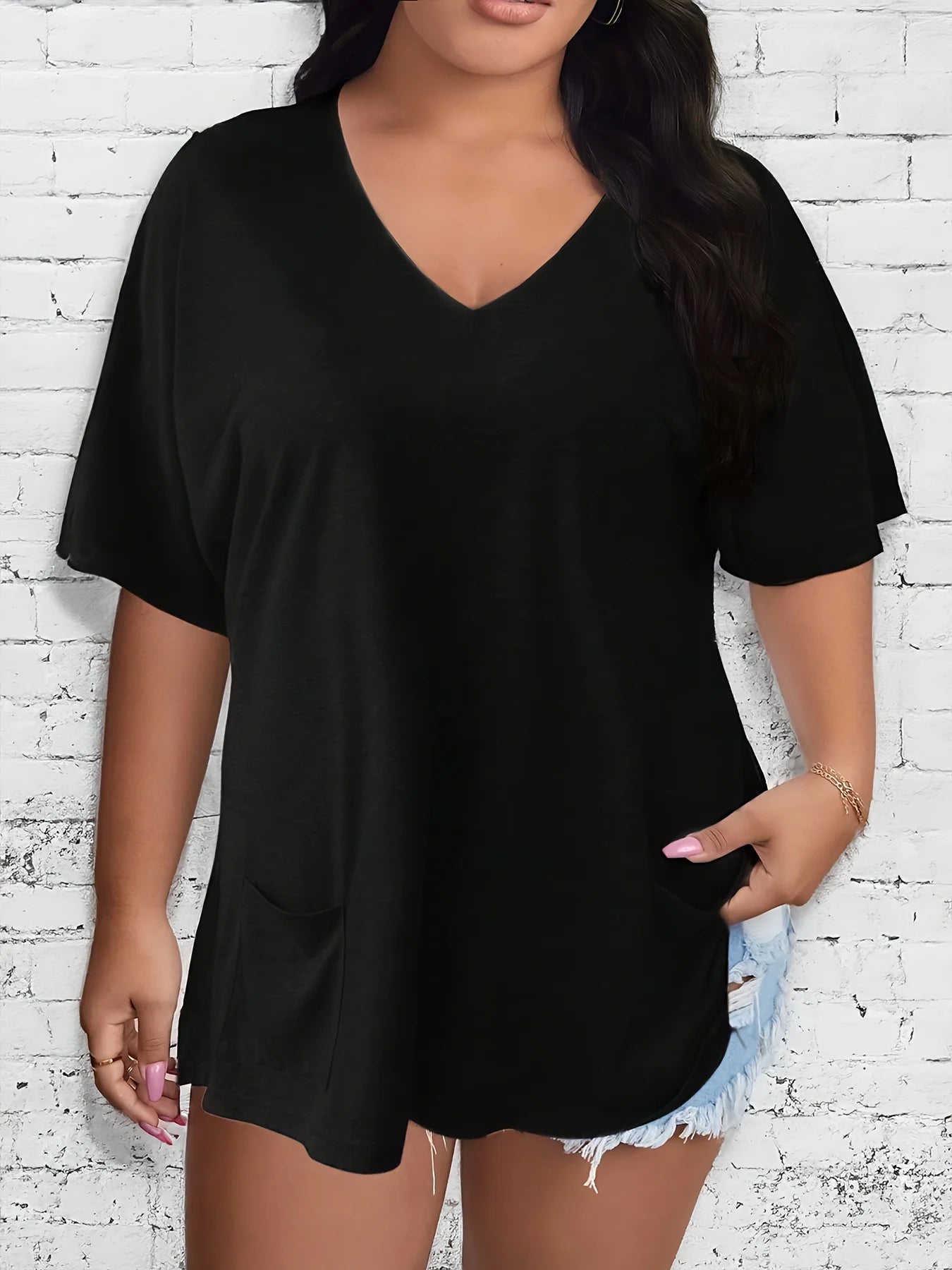 Camiseta de manga curta com decote em v feminina com bolsos frontais, top confortável e elegante, plus size, casual