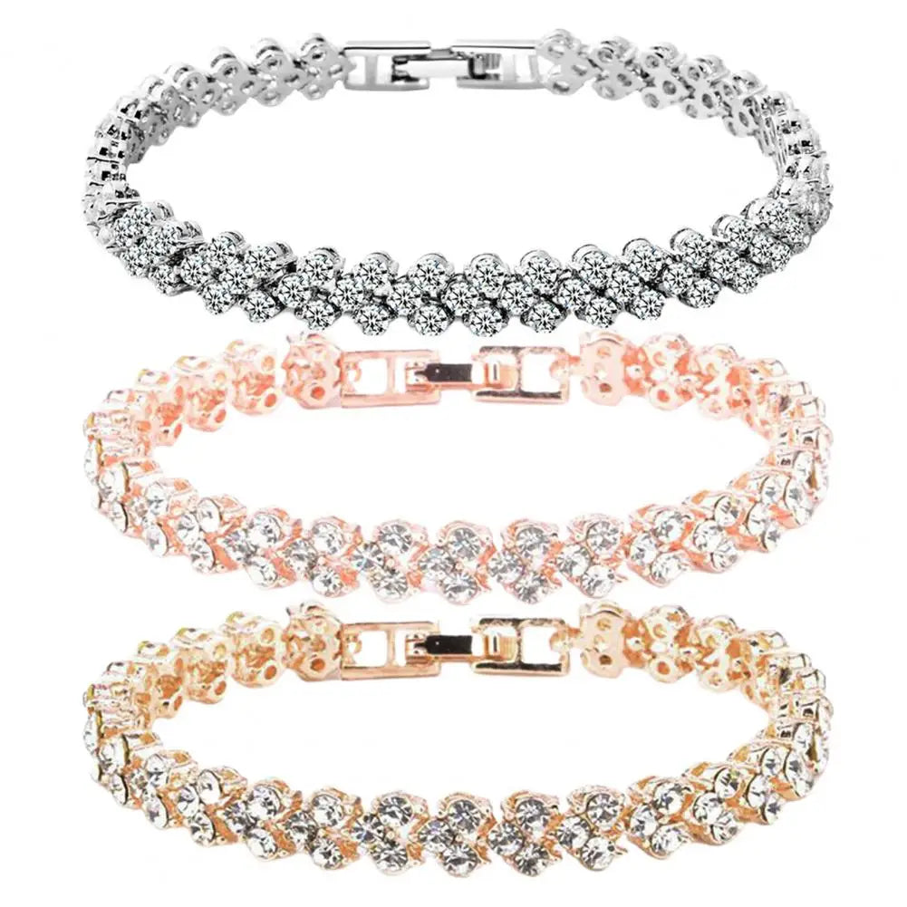 Pulsera elegante para mujer con cadena de circonitas cúbicas y brillantes incrustaciones. Regalos.