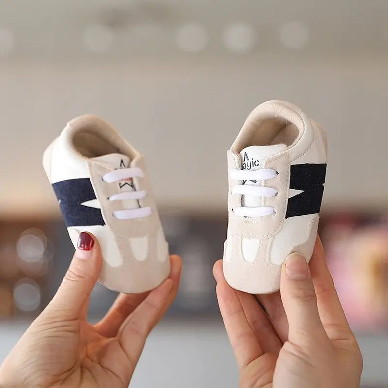 Zapatillas clásicas para bebés recién nacidos con letras entrelazadas, calzado informal antideslizante para caminar, para niños y niñas de 0 a 18 meses