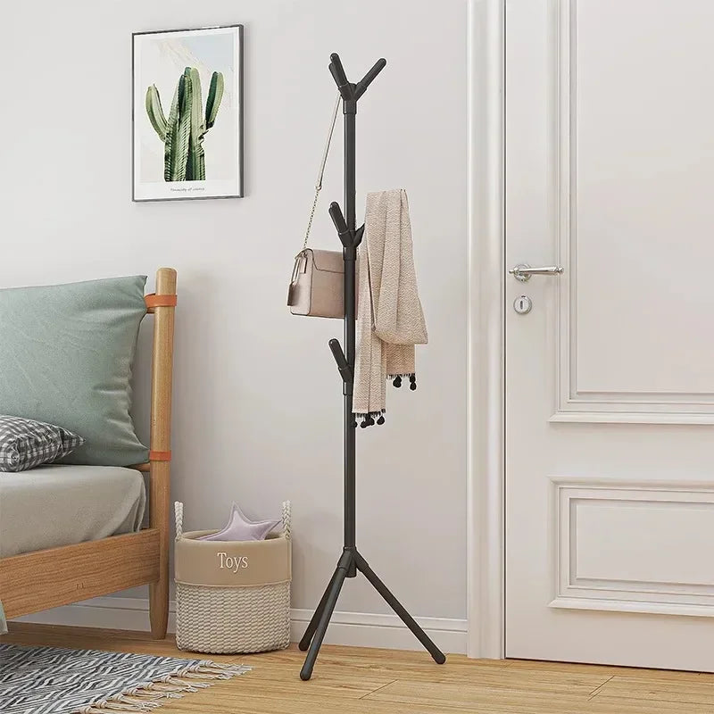Perchero de pie con forma de rama de árbol, con múltiples ganchos, móvil y práctico, para el hogar, la sala de estar y el almacenamiento de ropa.