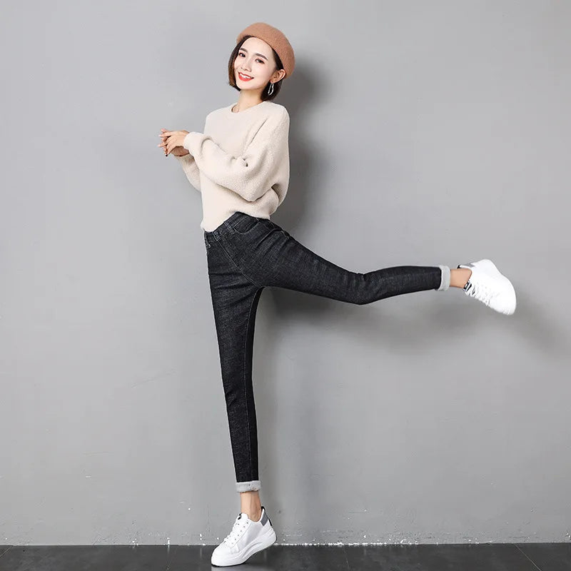 2023 Mujeres Jeans Térmicos Invierno Nieve Cálido Felpa Elástico Jeans Señora Skinny Espesar Polar Denim Pantalones Largos Retro Lápiz Pantalones