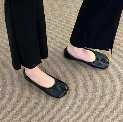 Summer Women's Bowknot Flat Tabi Ninja Shoes Pig Toe Slippers Lazy Person Horse Hoof Shoes Women Split Toe Mocassines Loafers
