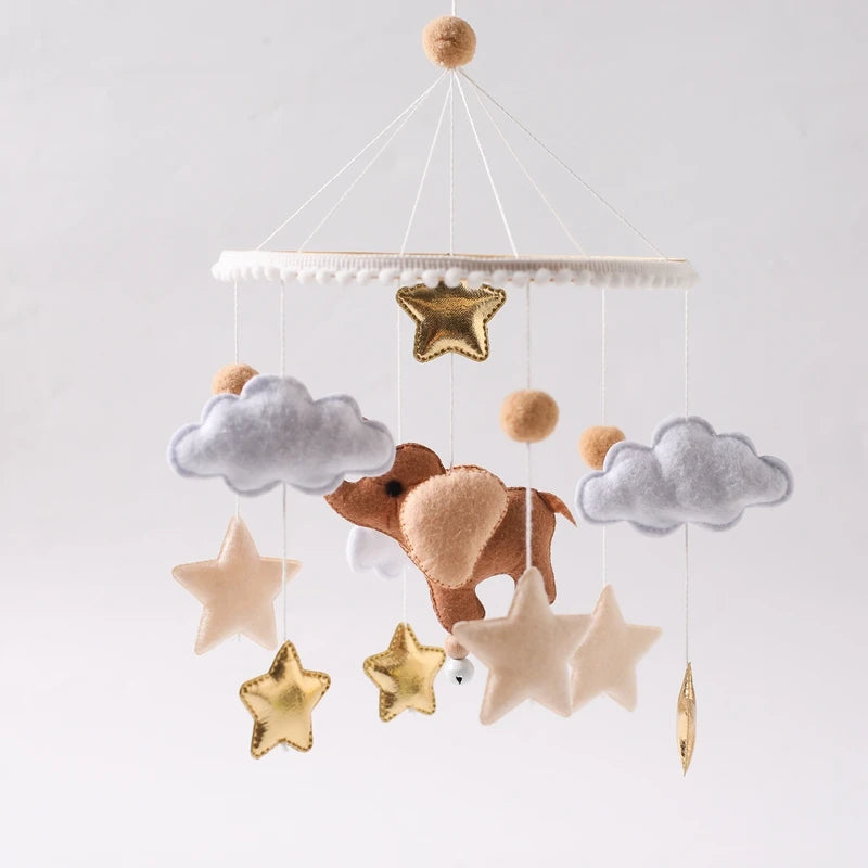 Crib Mobile Bed Bell Wooden Baby Rattles Soft Felt Cartoon Animal Bed Bell Newborn Music Box Hanging Toy Crib Bracket Baby Gifts