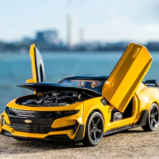 Scale 1/32 Camaro Toy Model Car Alloy Metal Diecast With 4 Doors Opened Sound Light Pull Back Vehicle for Boy Gift Collection