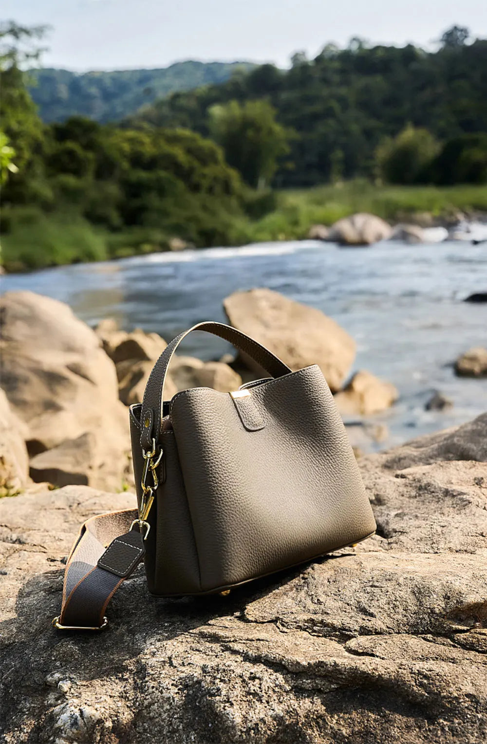100% Genuine Leather Women's Bucket Bag Luxury Designer Versatile Shoulder Bag Women Commuter Crossbody Bags Female Handbag