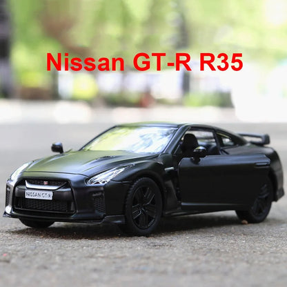1/36 Nissan GTR Metal Car Model Toys for Boys Alloy Diecast Pull Back Model Car Collection Vehicle for Kid Gifts Adult Toys