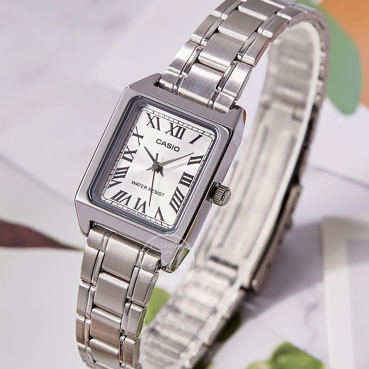 Relógio Casio retangular aço inoxidável prateado a prova de agua 30m e quartzo LTP - V007