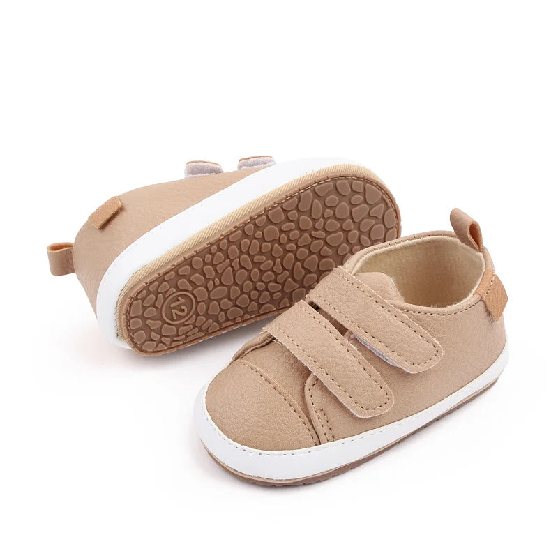 Zapatillas informales para bebé, primavera y otoño, suela suave de PU y TPR, antideslizantes, de alta calidad, superventas, 2023, nueva moda para niños pequeños de 0 a 12 meses.