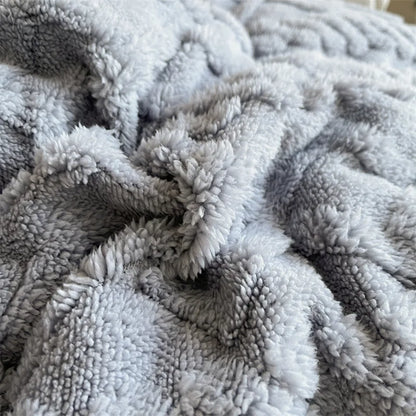 Blanket  Heavyweight Winter Comforter Ultra-Soft Plush Thickened Quilt Beige-Friendly Bedding Warmth Machine-Washable Luxury