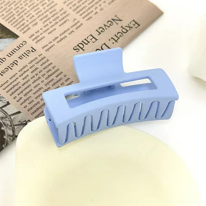 1Pc Ladies Retro Temperament Simple Fashion Frosted Geometric Rectangular Cutout Plastic Hair Accessories Updo Shark Hair Grab