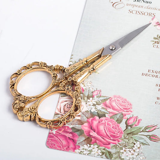 Tijeras retro para manicura de acero inoxidable, precisión para cutículas, suministros y herramientas para salón de uñas, kit de pedicura y cuidado de belleza para uñas.