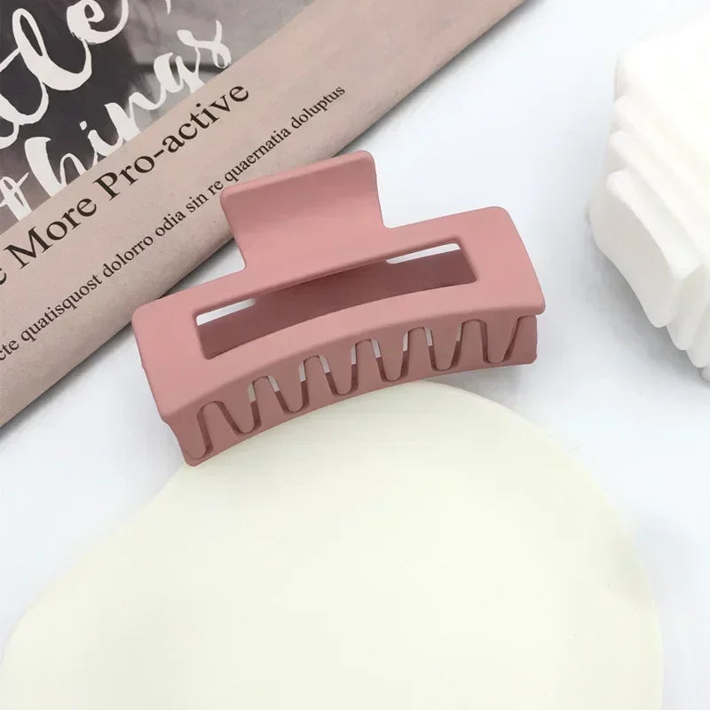1Pc Ladies Retro Temperament Simple Fashion Frosted Geometric Rectangular Cutout Plastic Hair Accessories Updo Shark Hair Grab