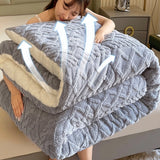 Blanket  Heavyweight Winter Comforter Ultra-Soft Plush Thickened Quilt Beige-Friendly Bedding Warmth Machine-Washable Luxury