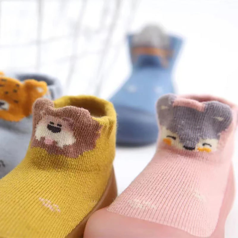 Calcetines de algodón bonitos y cómodos para bebés recién nacidos, primeros pasos, zapatos casuales de interior con suela suave, transpirables y antideslizantes.