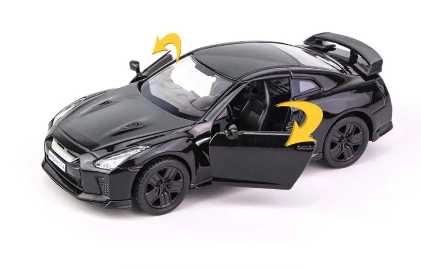 1/36 Nissan GTR Metal Car Model Toys for Boys Alloy Diecast Pull Back Model Car Collection Vehicle for Kid Gifts Adult Toys